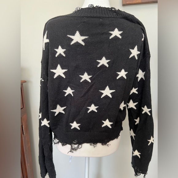 Wild Honey distressed star sweater size Medium - Picture 3 of 6